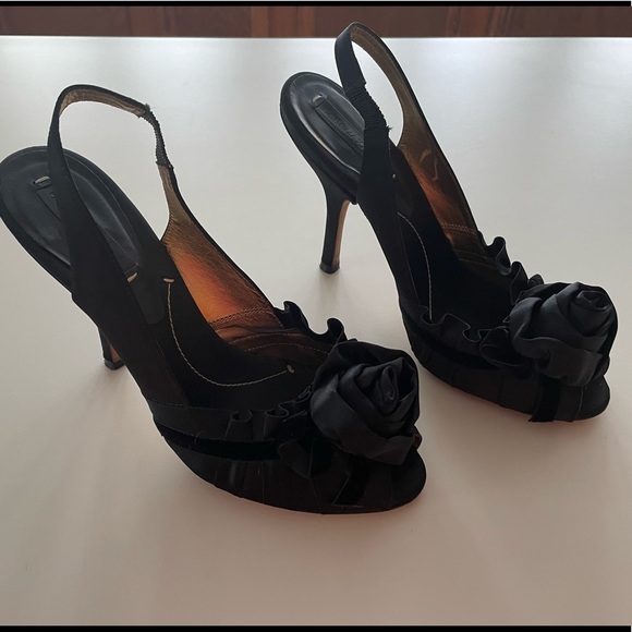 COPY - BCBG open toe - strap back heels - Picture 2 of 5